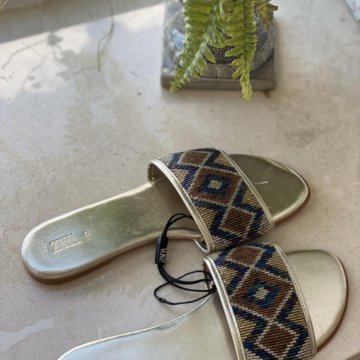 Zara новые шлепки 39