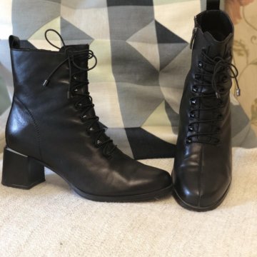 Ботинки на каблуке