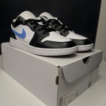 Nike Air Jordan 1 mid