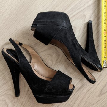 Босоножки Zara замшевые (38)