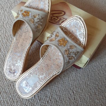 Шлепанцы фирмы Costa р 39