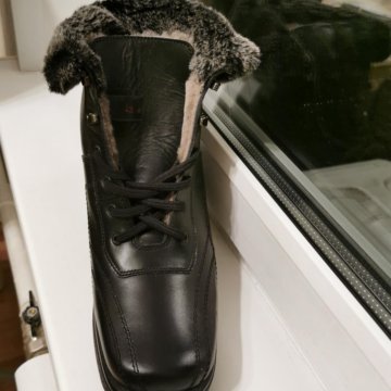 Зимние кожаные сапоги