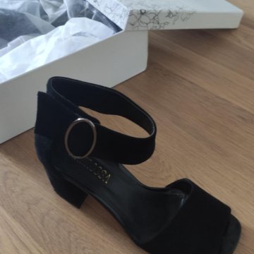 Босоножки р.37