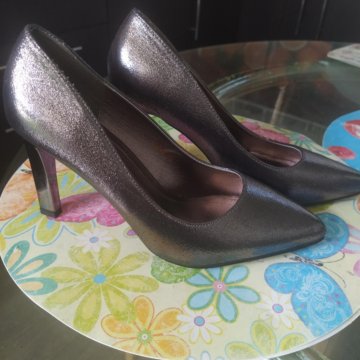 Туфли на высоком каблуке