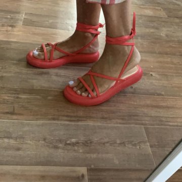 Стильные босоножки