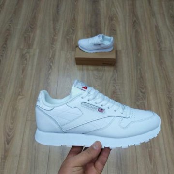 Новые кроссовки reebok classic унисекс..