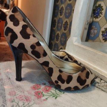 Туфли на каблуках