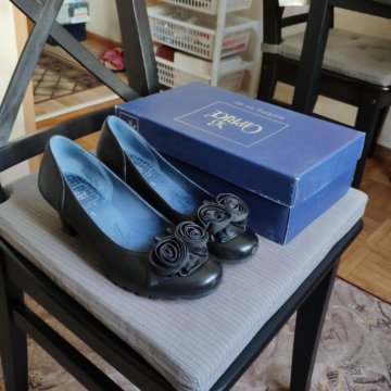 Женские туфли 39 размера