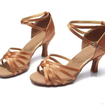 Новые золотые танцевальные туфли с накаблучниками