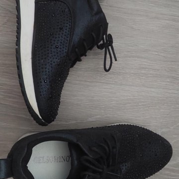 Полуботинки на танкетке.