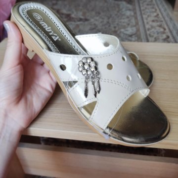 Новые шлепанцы