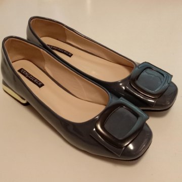 Туфли женские, лакированные