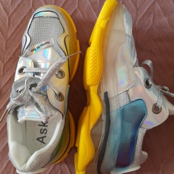 Кроссовки,сетчатые на 37-37,5