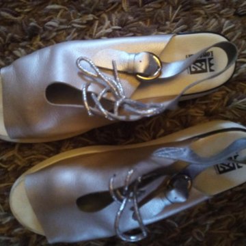 Босоножки кожа