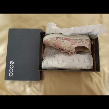 Крассовки женские