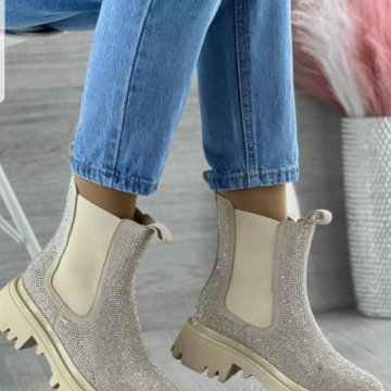 Ботинки в стразах осень