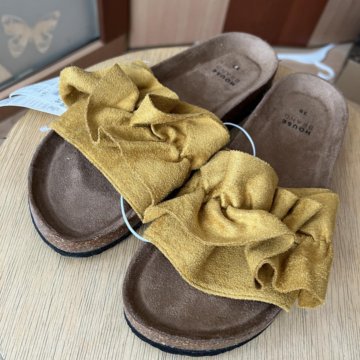 Шлёпанцы новые 38