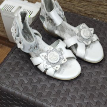 Сандалии 24 размер