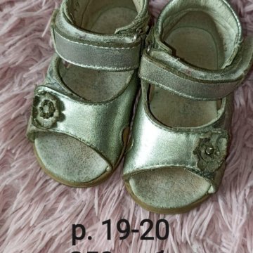 Сандали на девочку р.19