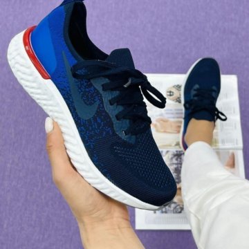 Женские кроссовки Nike Air