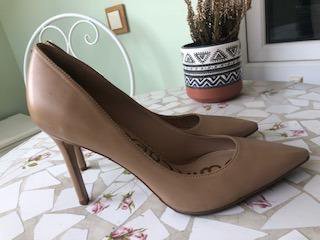 Лодочки на шпильке телесного цвета 38,5 р.