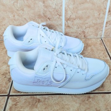 Новые (с биркой) кроссовки 