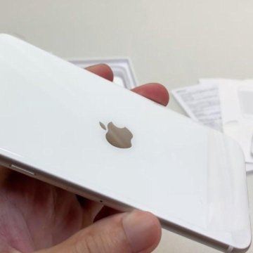 Apple iPhone SE (2020)