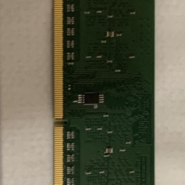 Планка озу 2Gb Ddr3 1600mhz