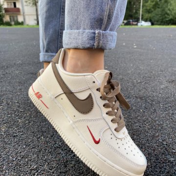 Nike Air Force 1