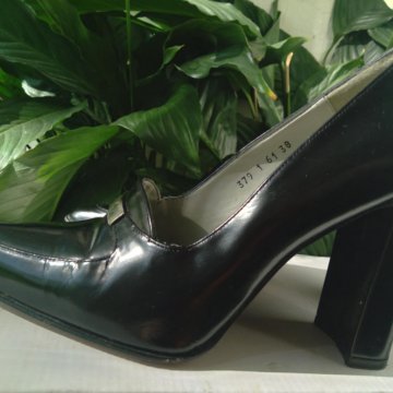 Туфли/лоферы, на устойчивом каблуке/–37-37,5р