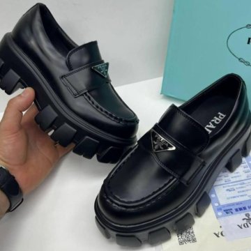 Лоферы женские Прада