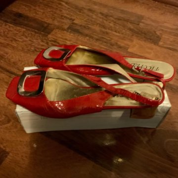 Лаковые туфли