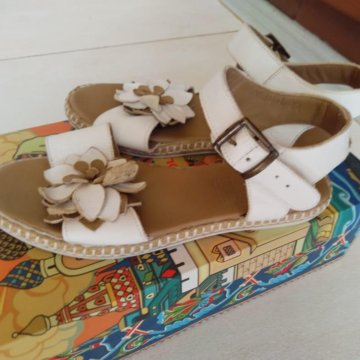 Босоножки Новые