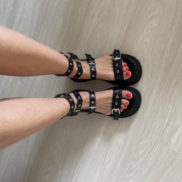 Новые крутые босоножки!