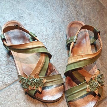 Босоножки сандали