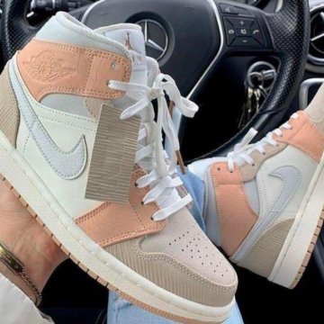 Новые кроссовки