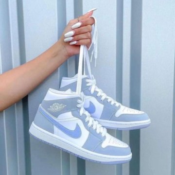 Новые кроссовки