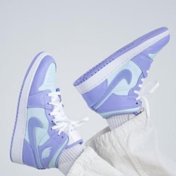 Новые кроссовки