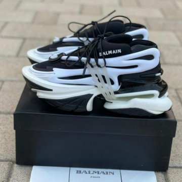 Новые кроссовки