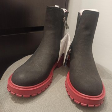 Ботинки, Betsy