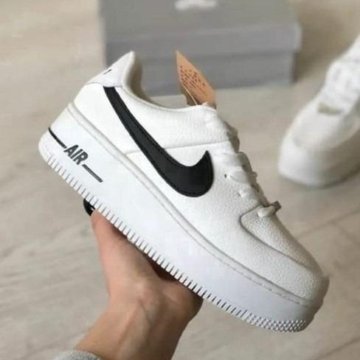 Женские кроссовки Nike AF-1