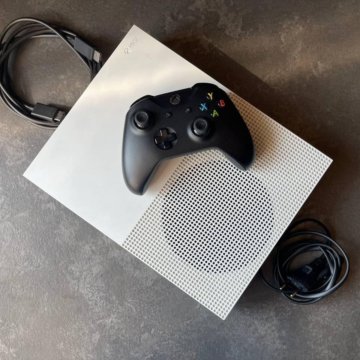 Xbox One S и 400 игр
