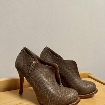 Женские дизайнерские ботильоны 39р