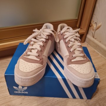 Женские кроссовки Adidas оригинал 38 размера