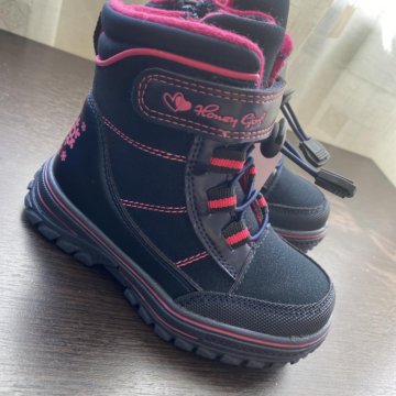 Продам детскую обувь.