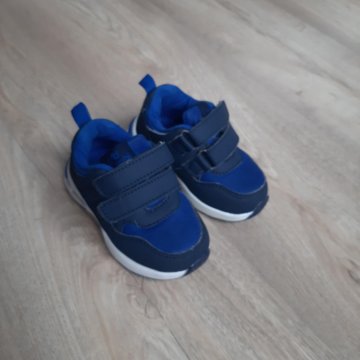 Кроссовки на мальчика