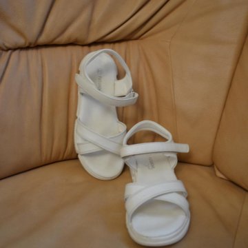 Босоножки белые р 34