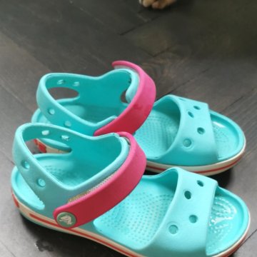 Сандалии crocs c9