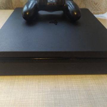 PS4 slim 500GB + 6 игр