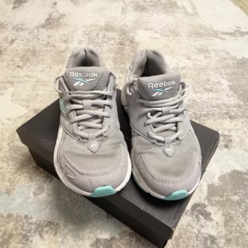 Кроссовки, Reebok